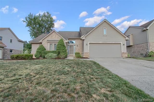 Property Photo:  18978 Glengarry Drive  MI 48152 