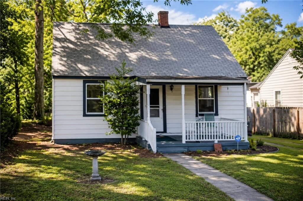 Property Photo: 953 19th St VA 23607
