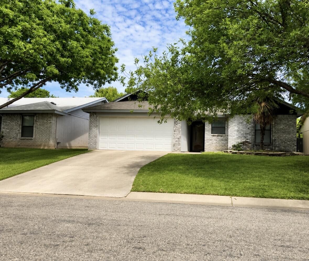 Property Photo: 1218 Tres Rios Drive TX 76903