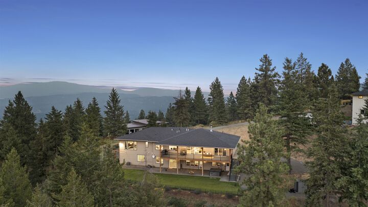 Property Photo:  4021 S Ghering Ln  WA 99223 