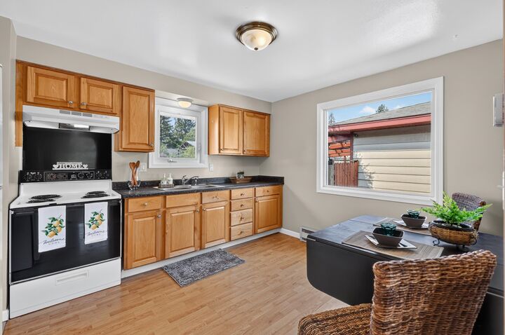 Property Photo:  914 E Dalke Ave  WA 99208 