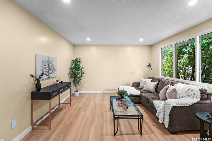 Property Photo: 166 Sangster Boulevard SK S4R 6L5