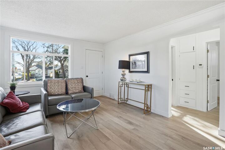 Property Photo:  100 32nd Street W  SK S7L 0S1 