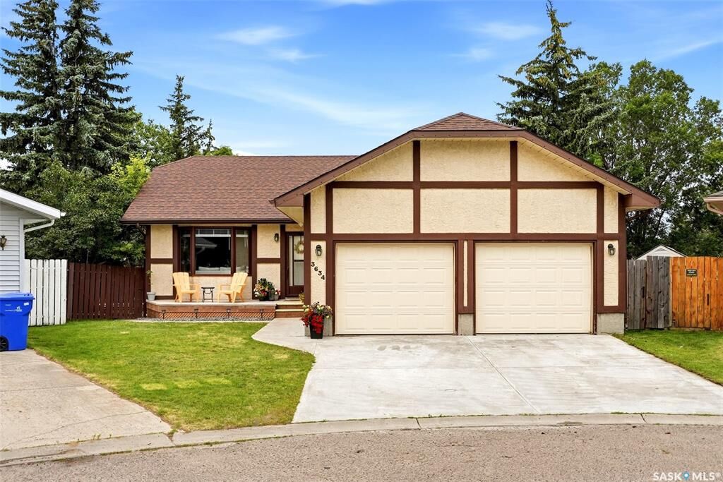 Property Photo:  3634 Berthiaume Bay E  SK S4N 7J5 