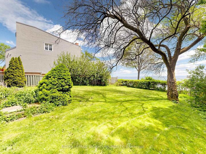 Property Photo:  2094 Water's Edge Drive  ON L6L 1A4 
