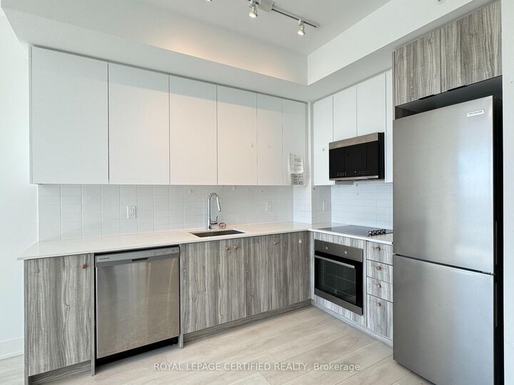 Property Photo:  2485 Taunton Road 513  ON L6H 3R8 