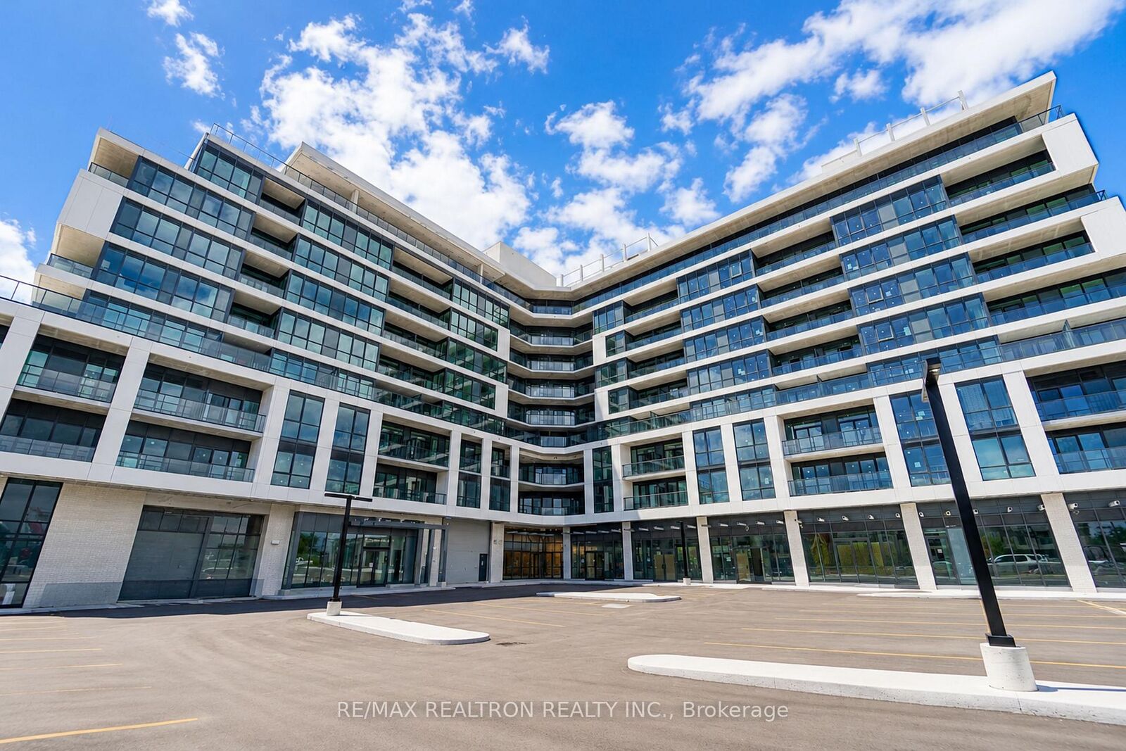 Property Photo:  20 Deans Drive 522  ON M1L 0J7 