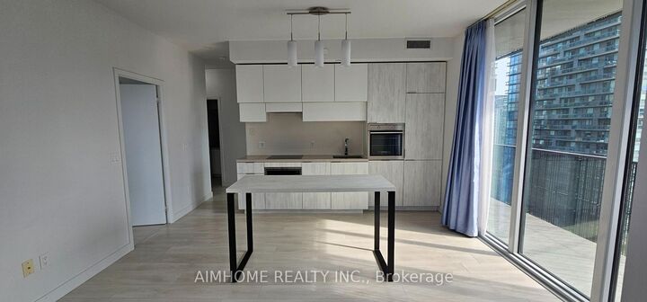 Property Photo: 8 Eglinton Avenue E 1711 ON M4P 0C1
