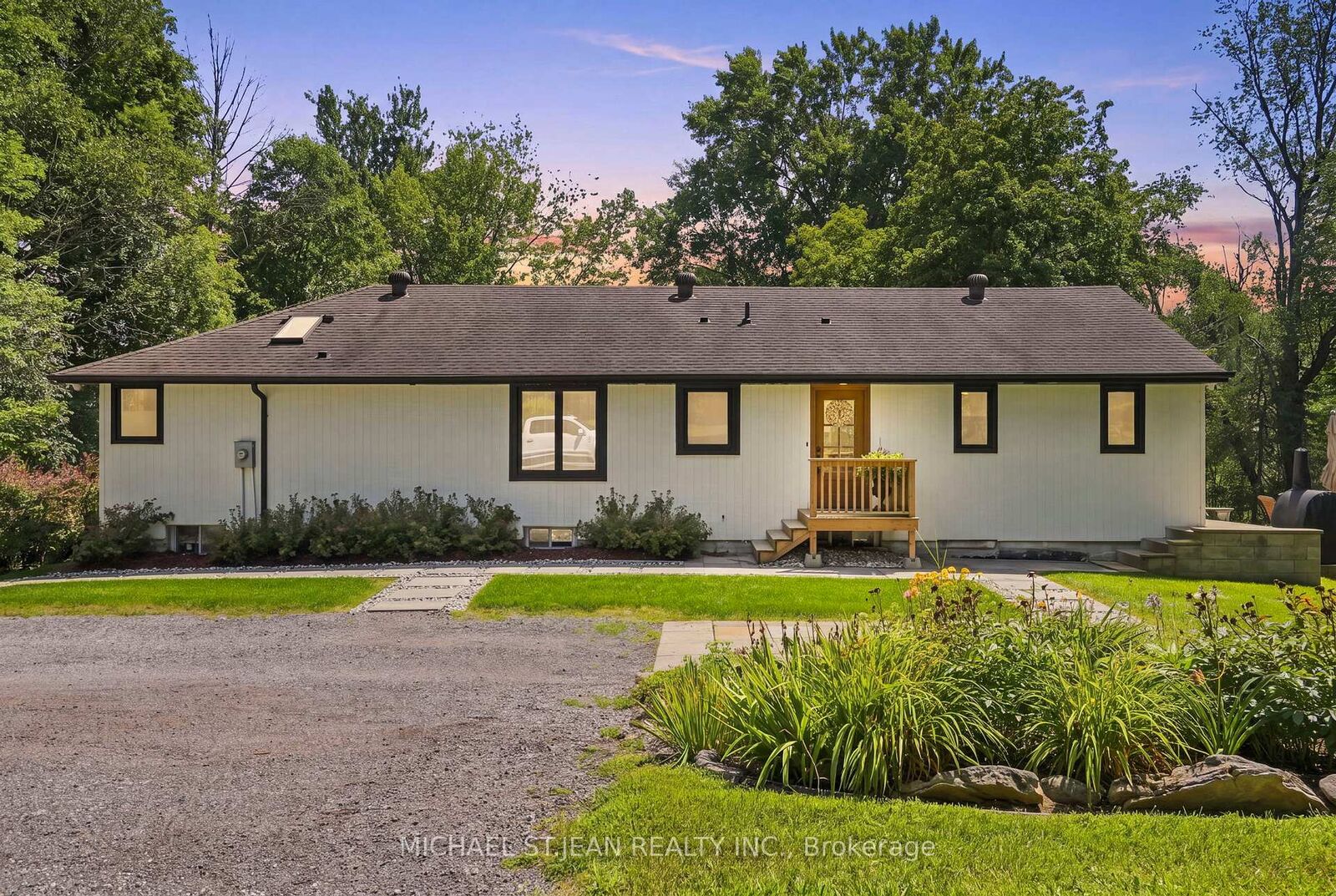 Property Photo: 1095 Governors Road ON L9H 5E3