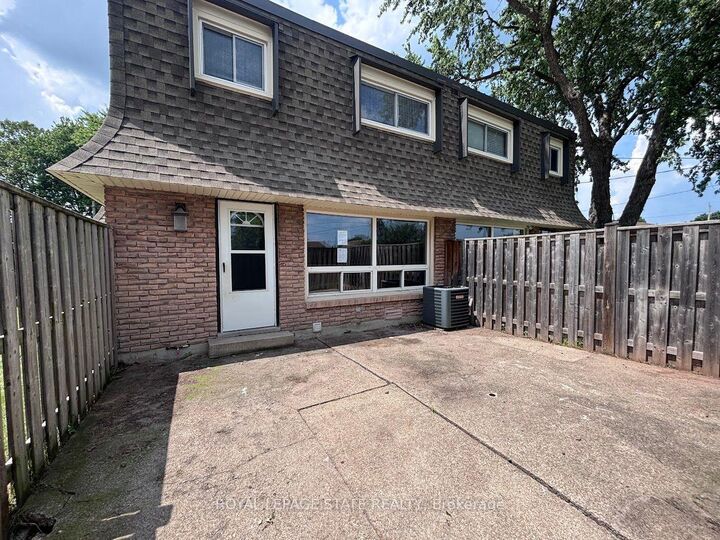 Property Photo:  5 Viking Court 304  ON L3M 3T8 