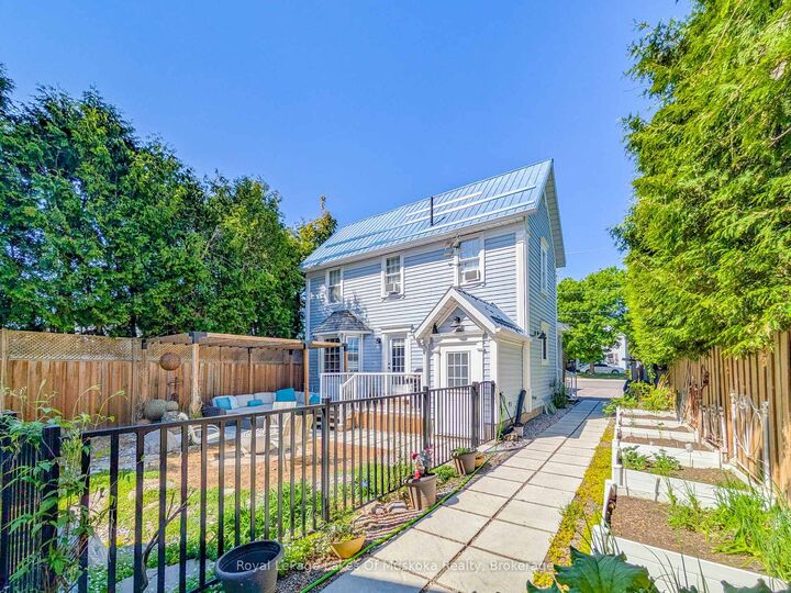 Property Photo: 212 James Street ON P1L 2B8