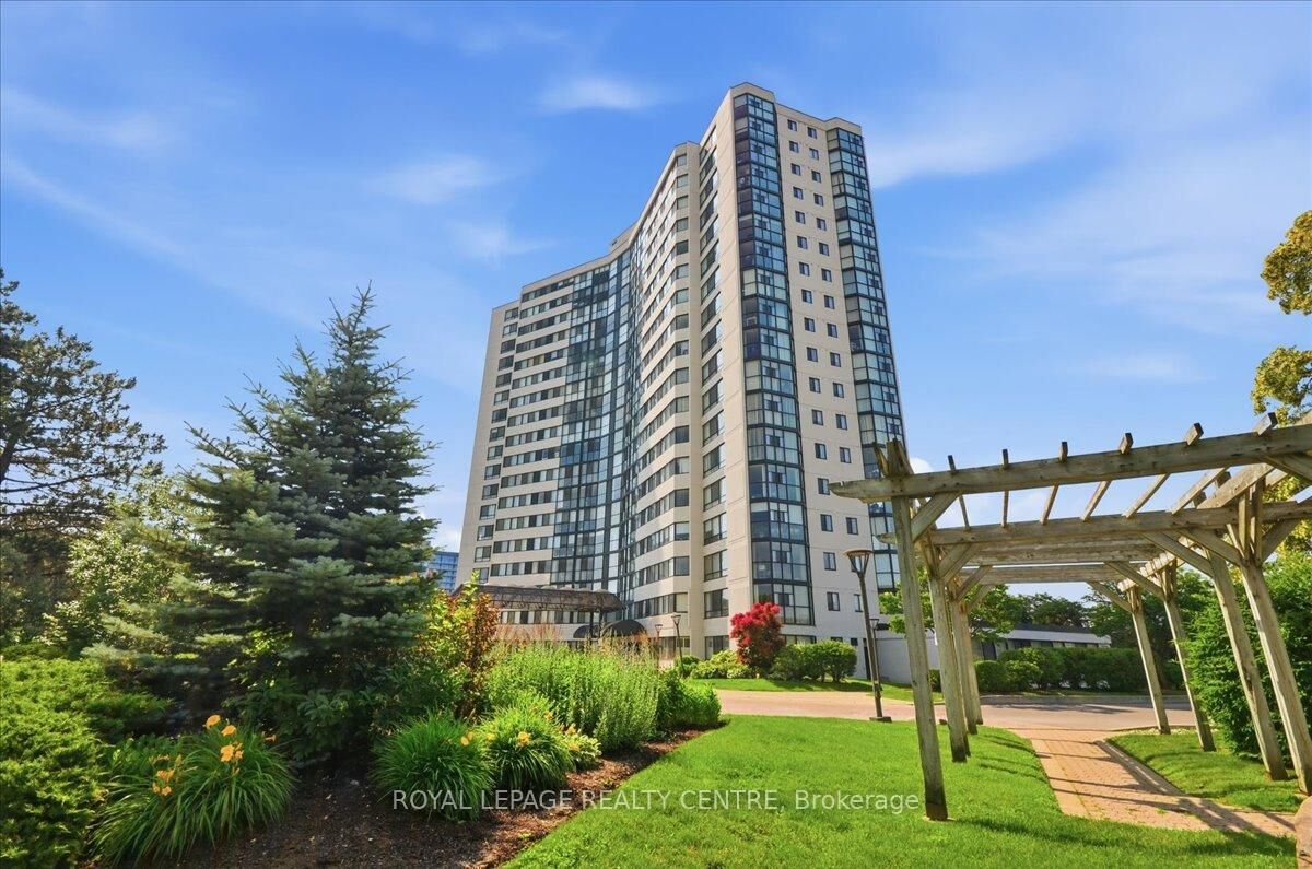 Property Photo:  1360 Rathburn Road E 410  ON L4W 4H4 