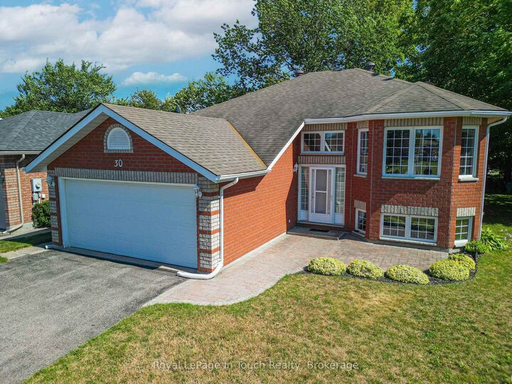 Photo de la propriété: 30 Charles Street ON L9M 2G7