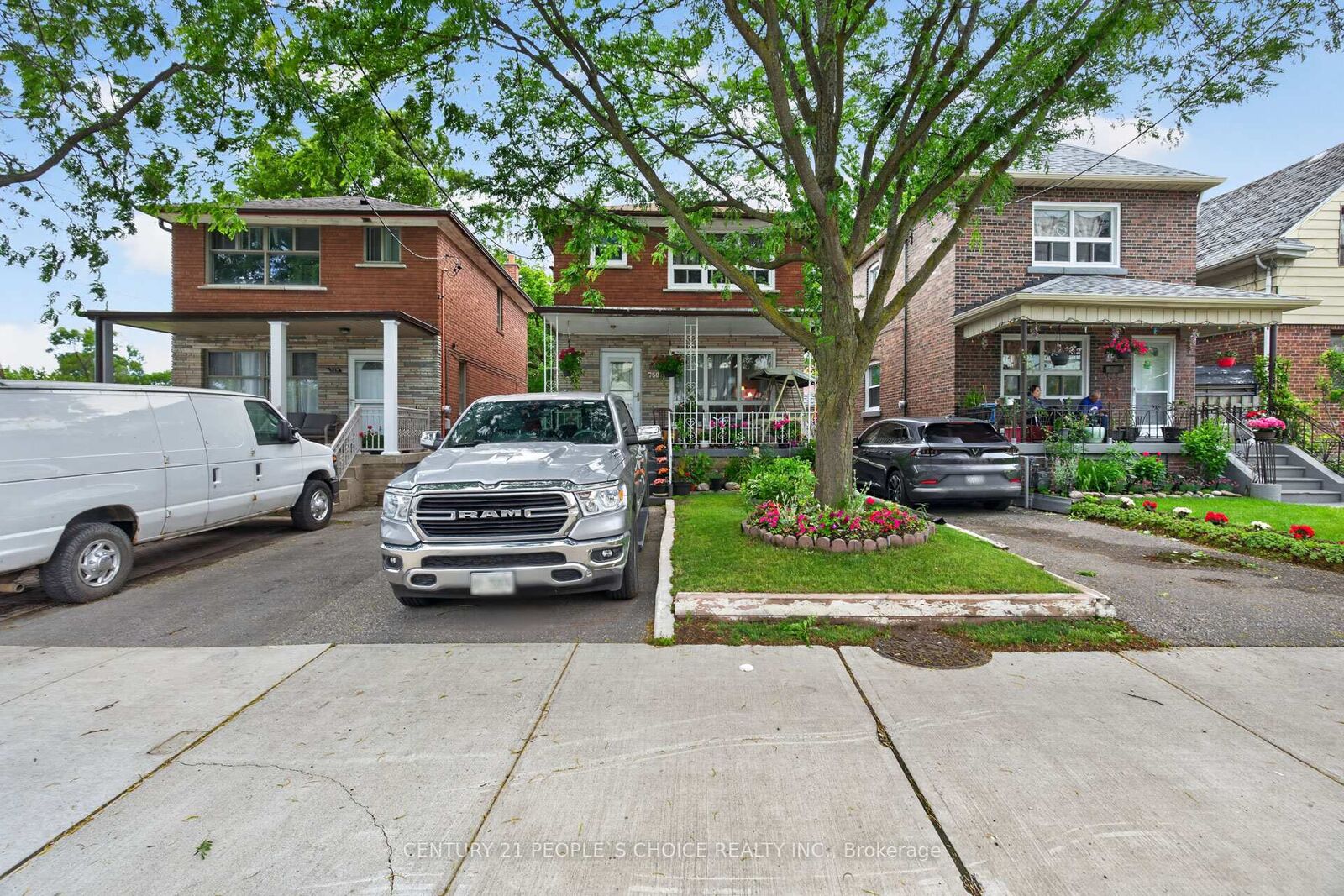 Property Photo: 750 Jane Street ON M6N 4B2