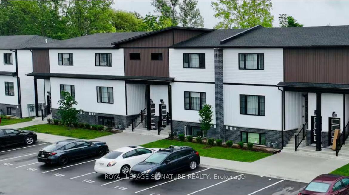 Property Photo:  4263 Fourth Avenue 722  ON L2E 0C2 