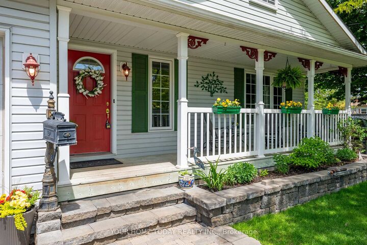 Property Photo: 16 Normandy Boulevard ON L7G 1W1