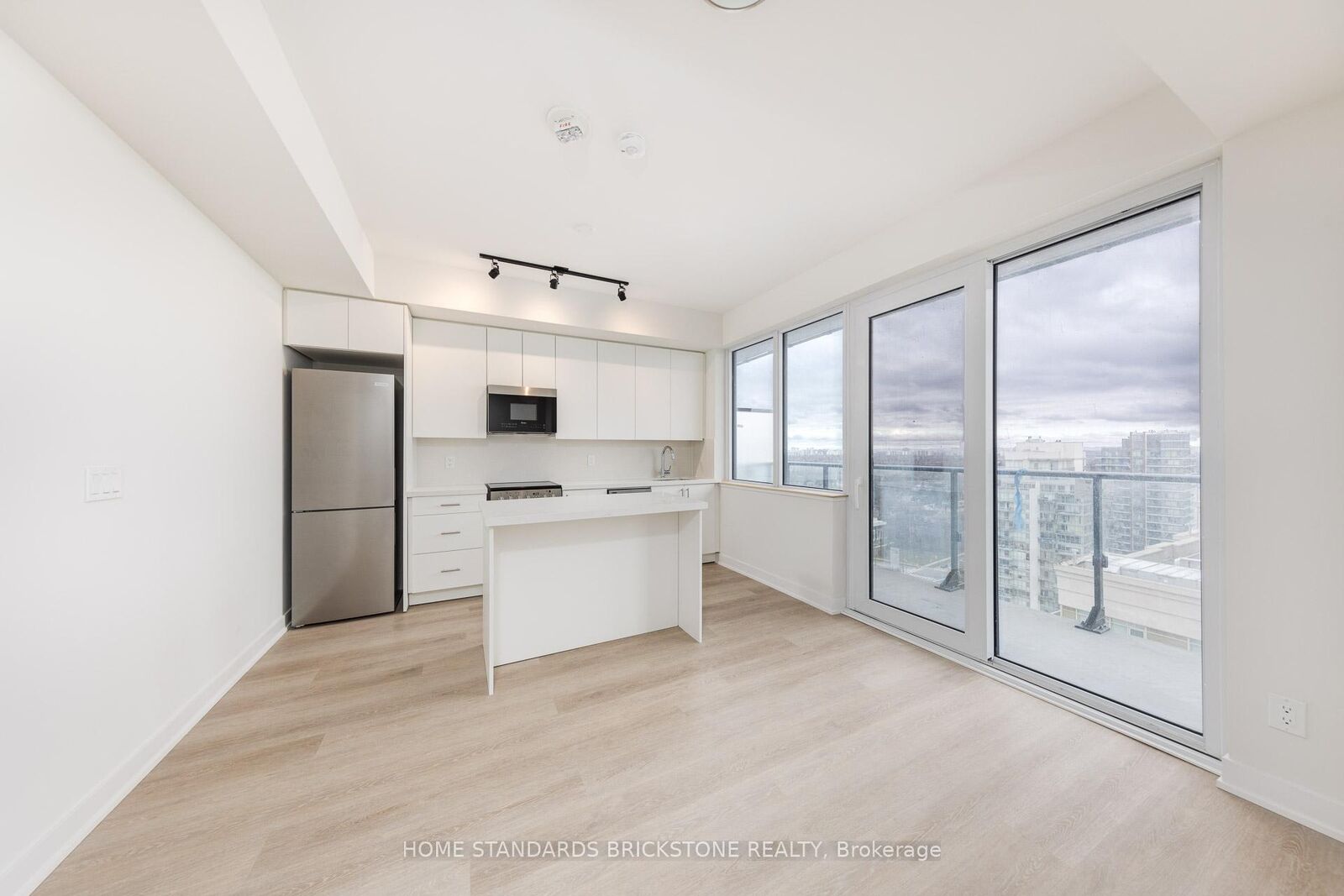 Property Photo: 15 Ellerslie Avenue 2009 ON M2N 0L7
