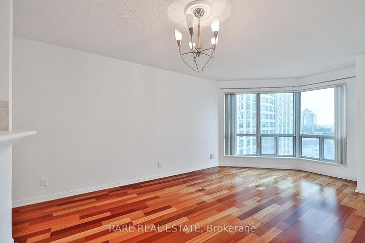 Photo de la propriété: 11 Lee Centre Drive 1016 ON M1H 3J5