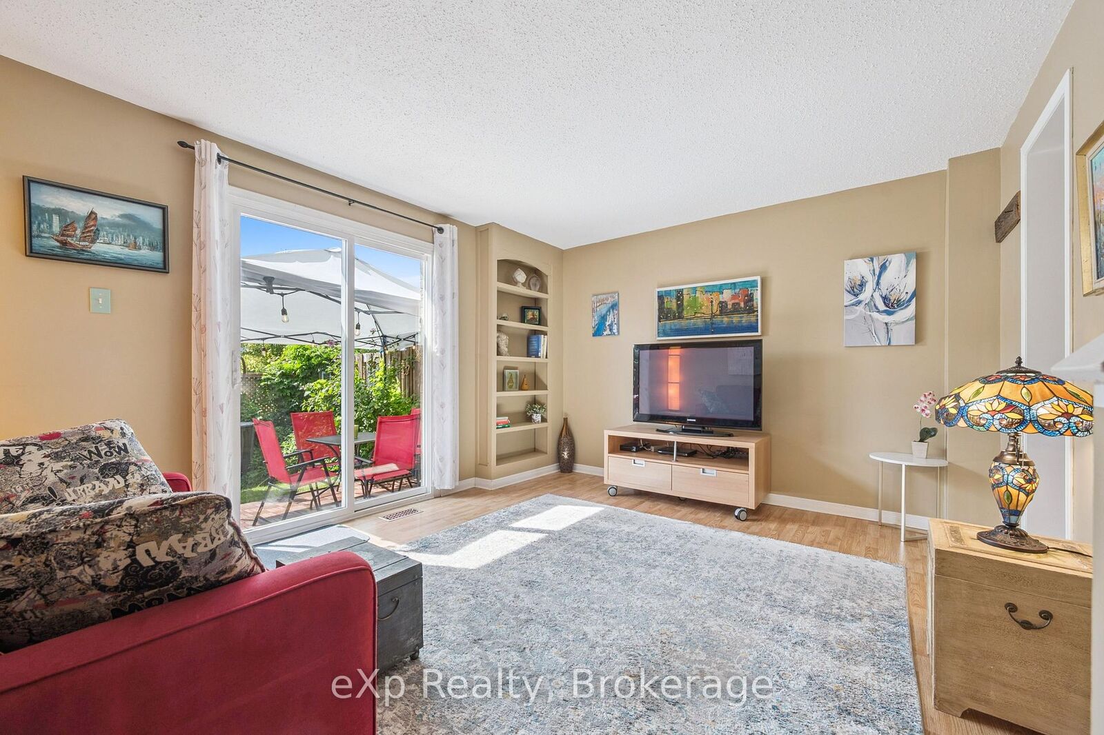 Property Photo:  40 Silvercreek Parkway N 44  ON N1H 7X5 