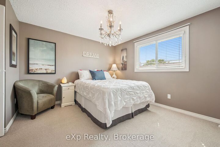40 Silvercreek Parkway N 44 — photo 1