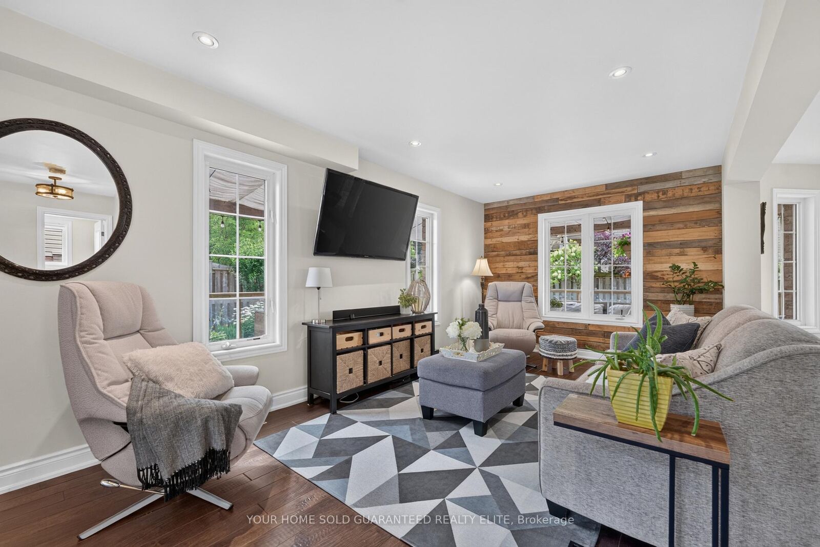Property Photo: 104 Udell Way ON L3M 5N4