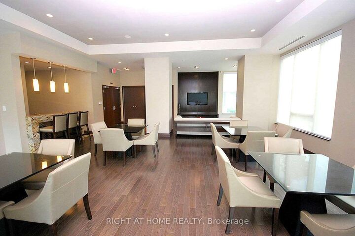 Property Photo:  3525 Kariya Drive 601  ON L5B 0C2 