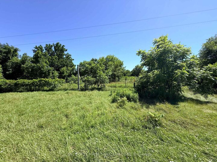 Property Photo:  758 Governor's Road E  ON N3L 3E1 