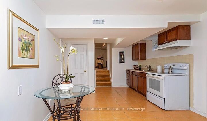 Property Photo:  2814 Windjammer Road Basement  ON L5L 1T7 