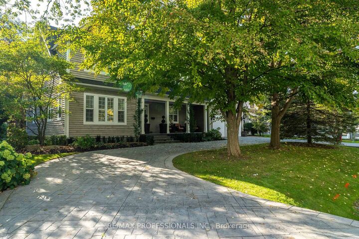 Property Photo: 354 Country Club Crescent ON L5J 2P8