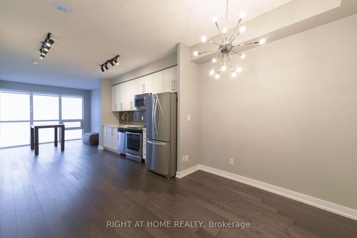 Property Photo:  4011 Brickstone Mews 4611  ON L5B 0G3 