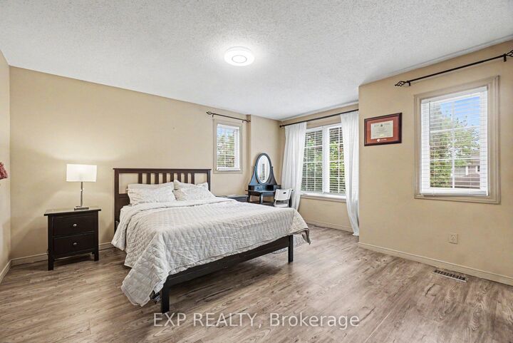 Property Photo: 11 Longshire Circle ON K2J 4K7