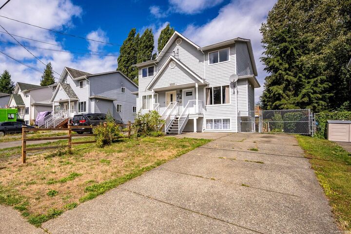 2221 Embleton Cres #B — photo 1