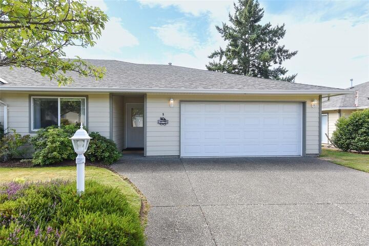 Property Photo: 417 Heather Crt #8 BC V9M 1M3