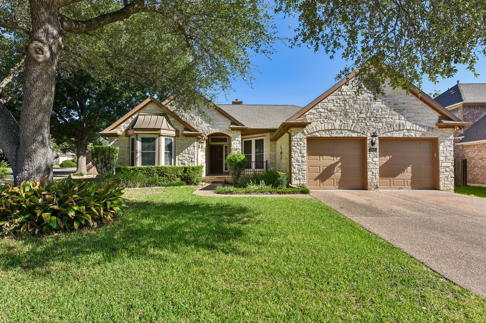 Property Photo:  10020 Majorca Drive  TX 78717 