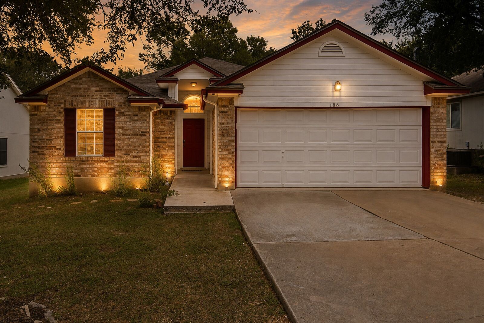 Property Photo:  108 Songbird Court  TX 78612 