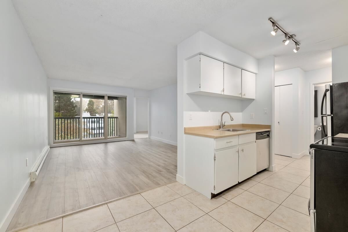 Property Photo: 9857 Manchester Drive 407 BC V3N 4P6