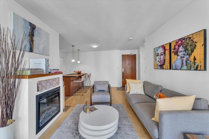 Property Photo: 1189 Melville Street 1707 BC V6E 4T8