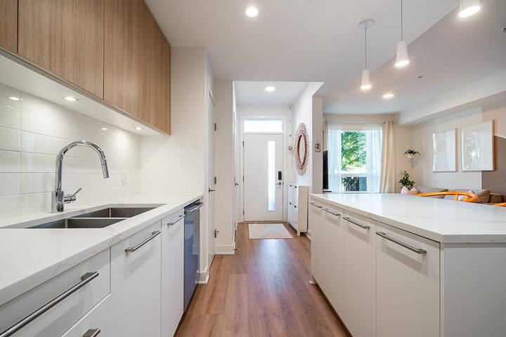 2035 Glenaire Drive 103 — photo 1