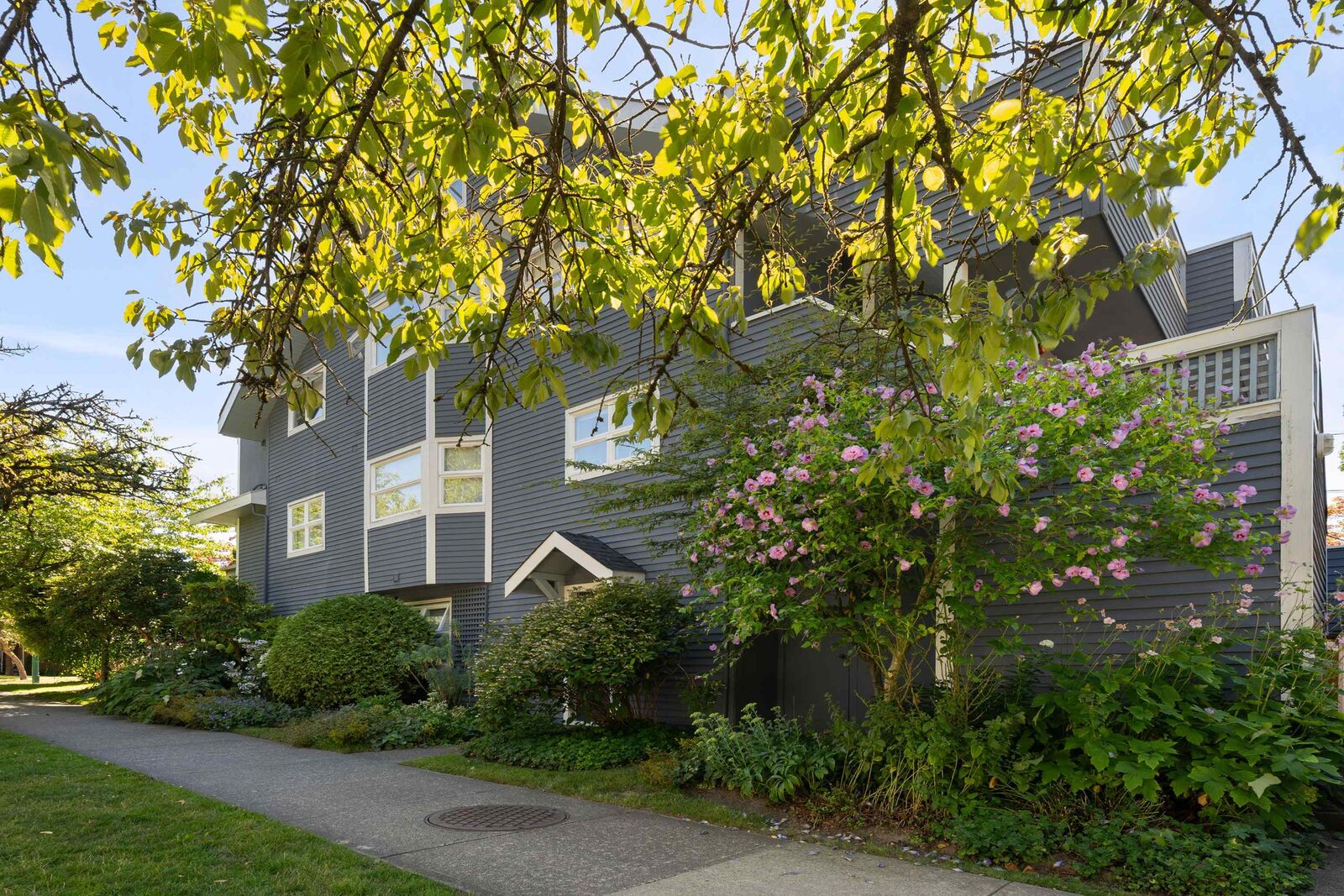 Property Photo: 3085 Maple Street BC V6J 4W7