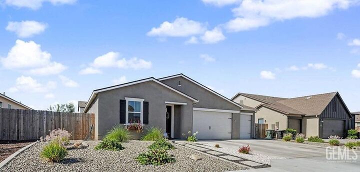 Property Photo:  7717 Ridge Forest Drive  CA 93313 