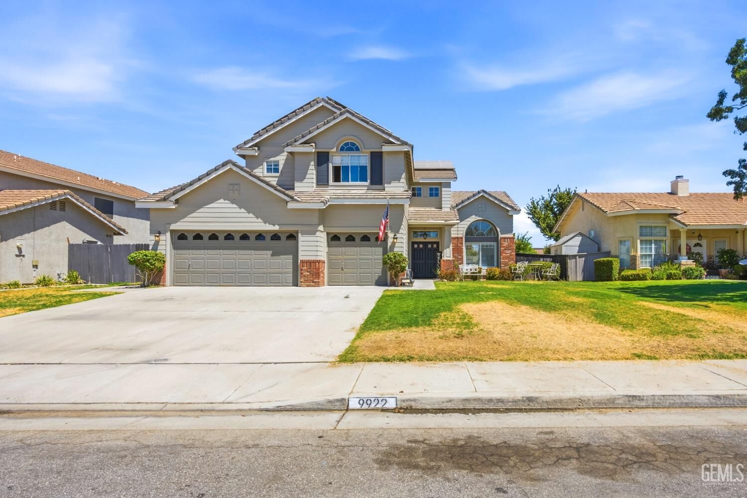 Property Photo: 9922 Balvanera Avenue CA 93312