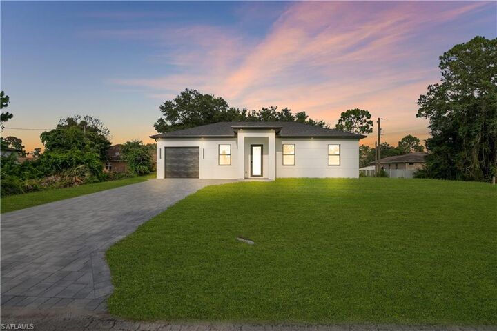 Property Photo: 1718 Hibiscus Ave FL 33972