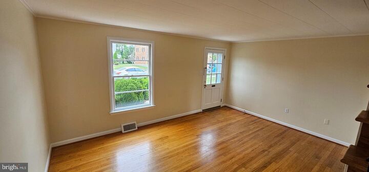 Property Photo: 222 E Whitlock Avenue VA 22601