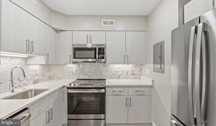 Property Photo: 3401 38th Street NW 617-406 DC 20016