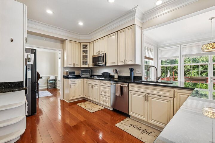 Property Photo: 6217 Oakland Drive VA 22193