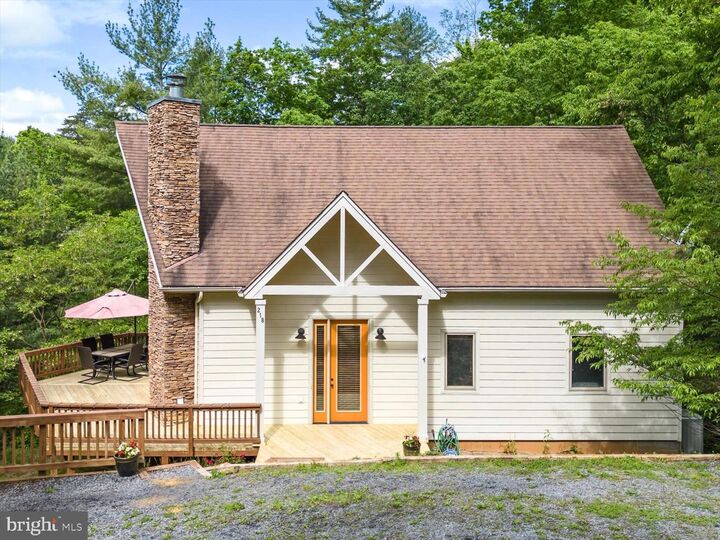 Property Photo: 218 Nelson Way VA 22810