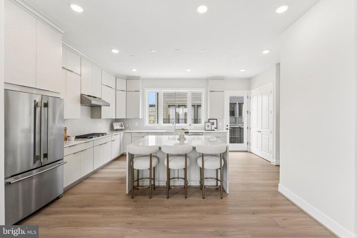 Property Photo:  6216 Crosswind Drive  MD 20852 