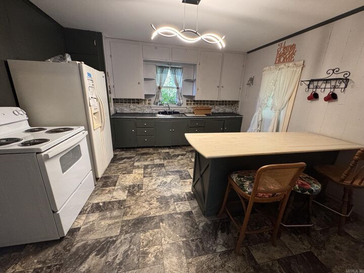 Property Photo: 713 N Montgomery Street AR 72830