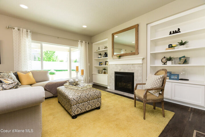 Property Photo: 1813 W Valentin Loop ID 83815