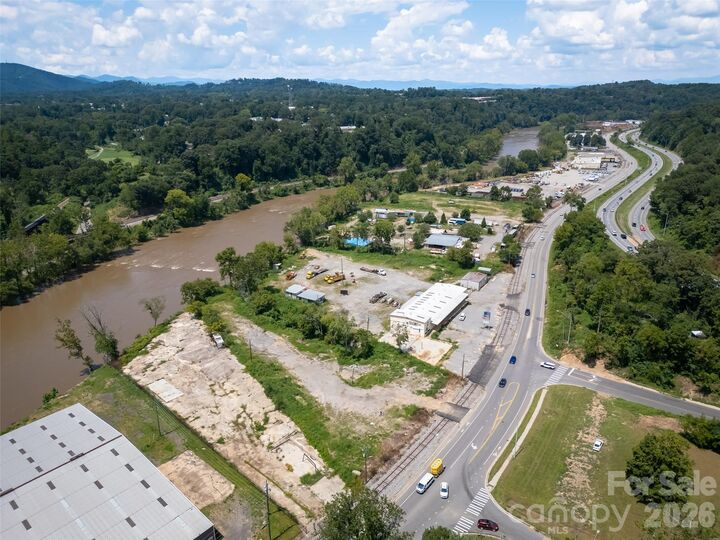 Property Photo:  458 Riverside Drive  NC 28801 